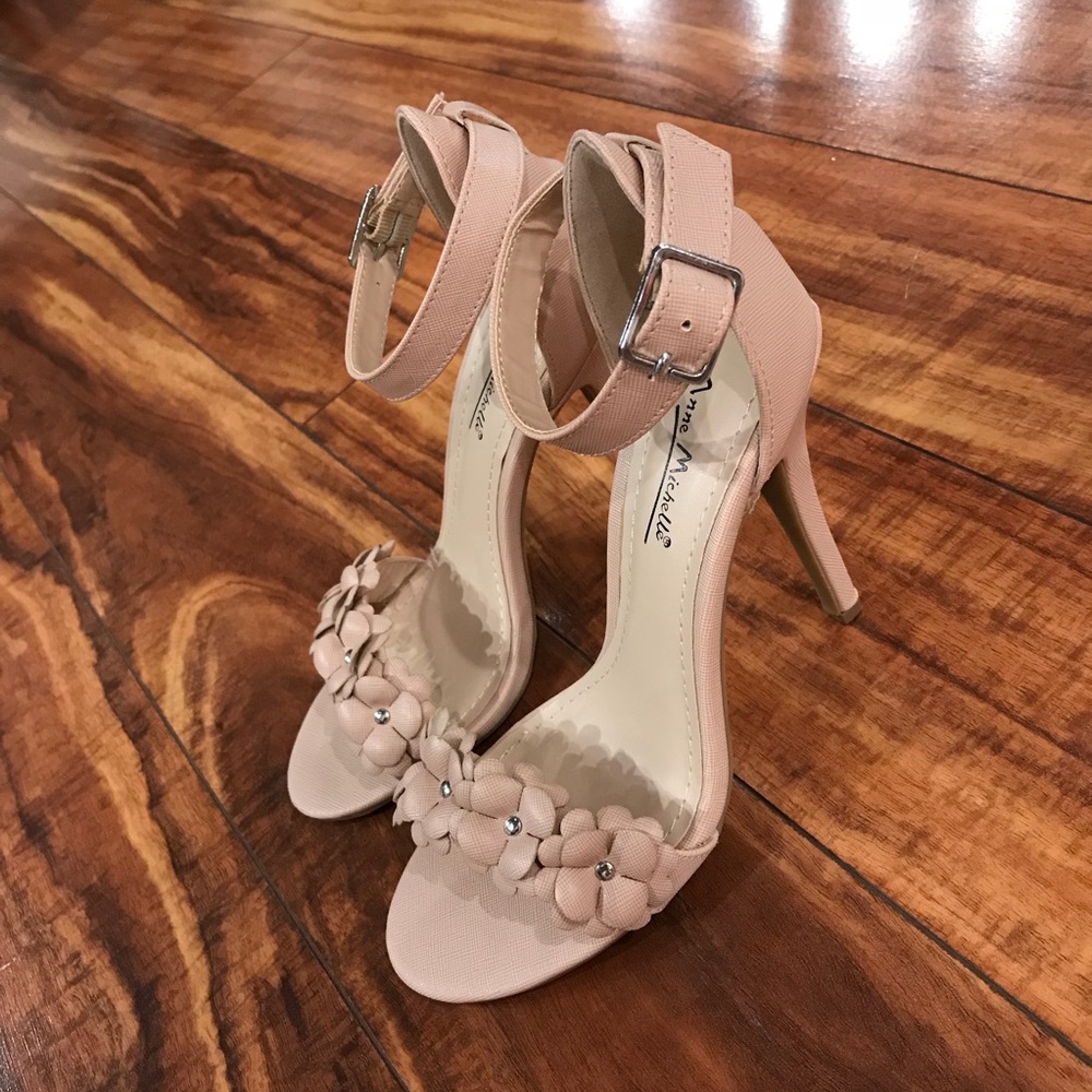 *PRICE DROP* Anne Michelle Enzo Sandal